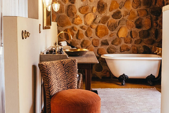 GeigerΓCOs-Camp-luxury-room-6