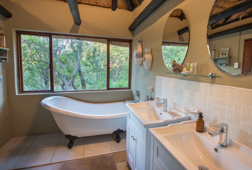 Kambaku Safari Lodge Room 1