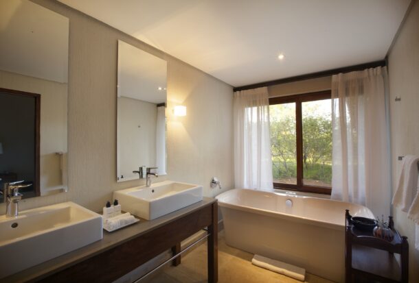 Southern Camp Suite Barthroom