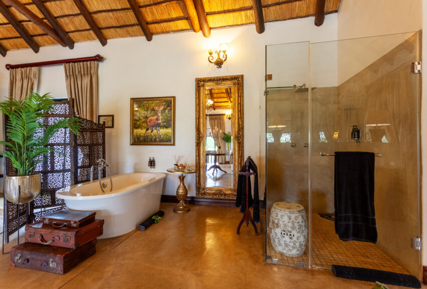 Kings Camp Honeymoon Suite 9