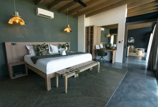 Klaserie Drift River View Villa 6.jpg