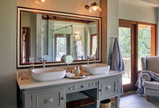 Lion Sands Narina Lodge Luxury Suite 1