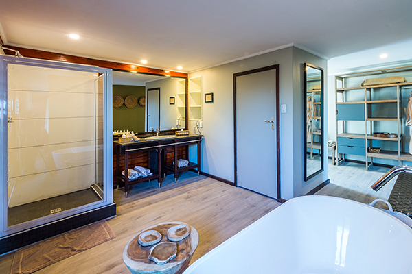 kariega-game-reserve-ukhozi-lodge_1-1