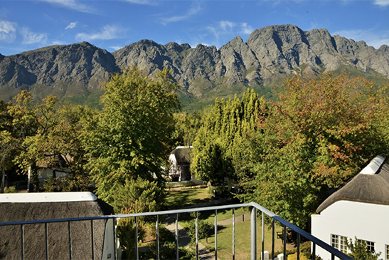 Classic-family-room4