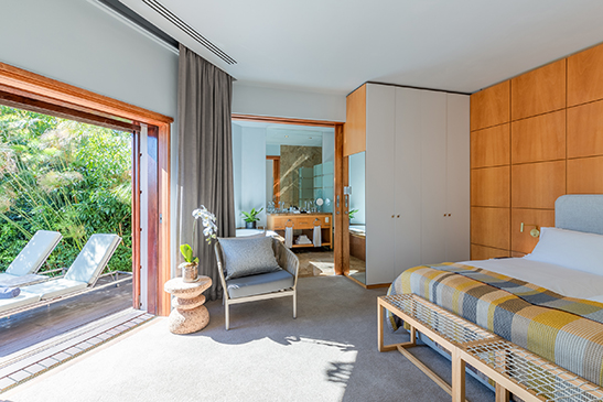 Delux-Spa-Deck-Room-2