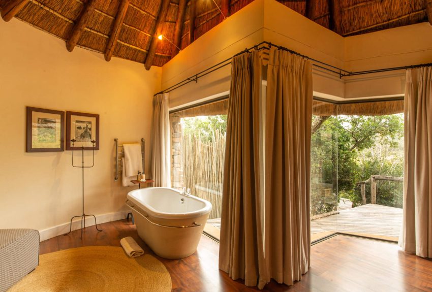 Pumba Water Lodge Impala Chalet 2 Pumba Water Lodge Impala Chalet 2