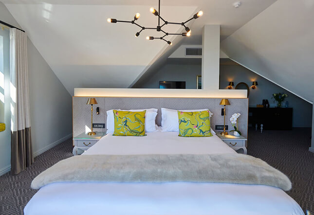 The-Winchester-Luxury-Balcony-Suite-3